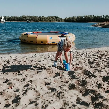 シャレー Recreatiepark Jachthaven De Veerstal - Luxe *