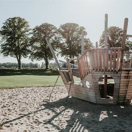 Chalet Recreatiepark Jachthaven De Veerstal - Luxe Lathum