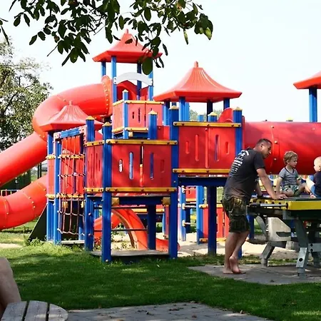 Recreatiepark Jachthaven De Veerstal - Luxe シャレー *