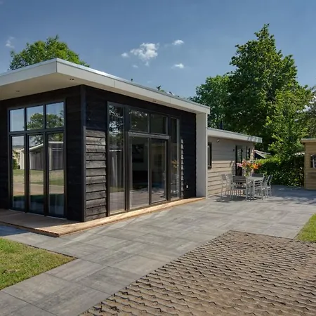 Recreatiepark Jachthaven De Veerstal - Luxe *