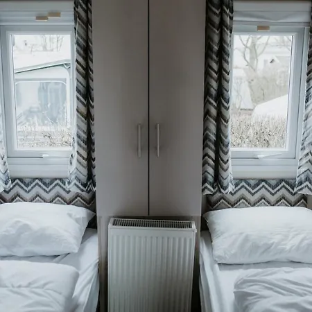 Alpstuga Recreatiepark Jachthaven De Veerstal - Luxe