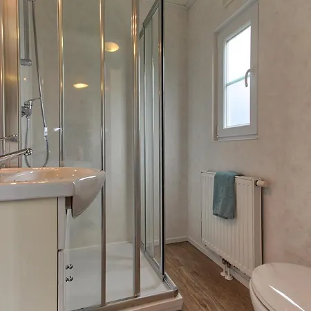 Recreatiepark Jachthaven De Veerstal - Luxe Chalet