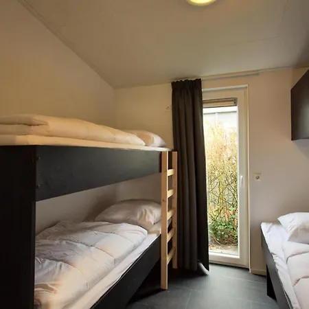 Recreatiepark Jachthaven De Veerstal - Luxe シャレー