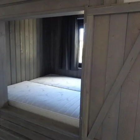 Recreatiepark Jachthaven De Veerstal - Luxe Lathum