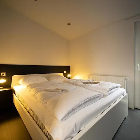 Recreatiepark Jachthaven De Veerstal - Luxe Alpstuga