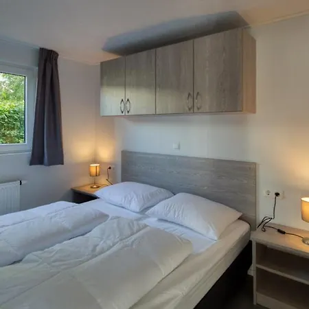 シャレー Recreatiepark Jachthaven De Veerstal - Luxe Lathum