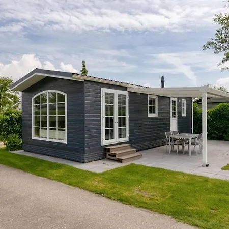 Recreatiepark Jachthaven De Veerstal - Luxe Chalet *