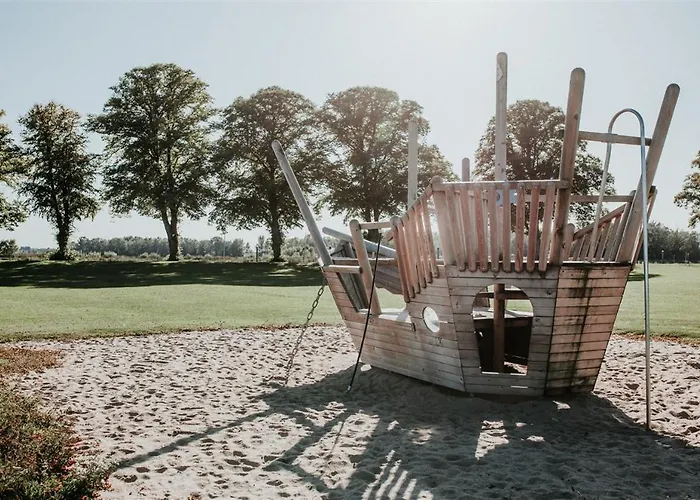 シャレー Recreatiepark Jachthaven De Veerstal - Luxe Lathum