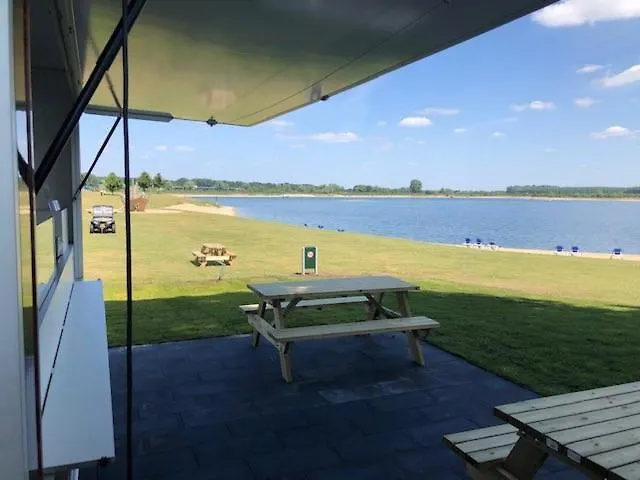 Recreatiepark Jachthaven De Veerstal - Luxe