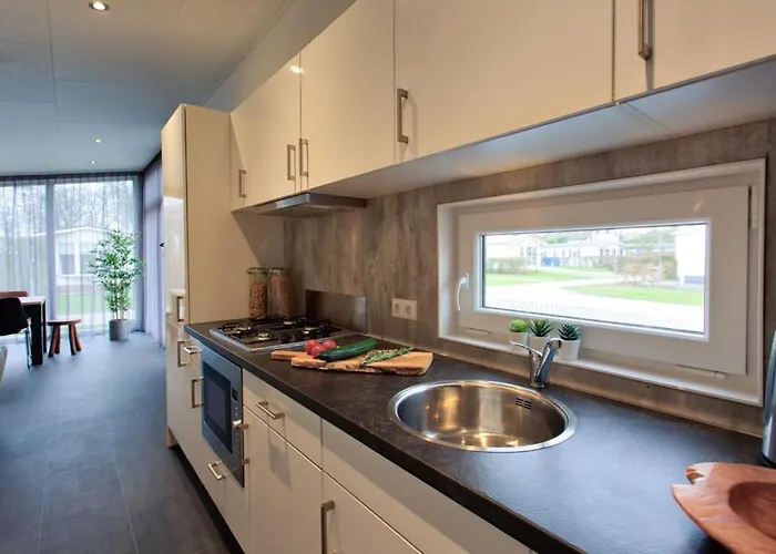 Recreatiepark Jachthaven De Veerstal - Luxe