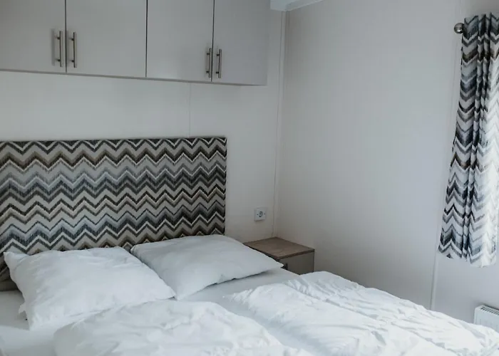 Recreatiepark Jachthaven De Veerstal - Luxe شاليه