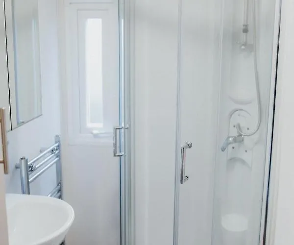 Recreatiepark Jachthaven De Veerstal - Luxe شاليه