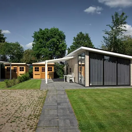 Chalet Recreatiepark Jachthaven De Veerstal - Luxe *
