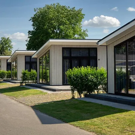 Recreatiepark Jachthaven De Veerstal - Luxe * Lathum