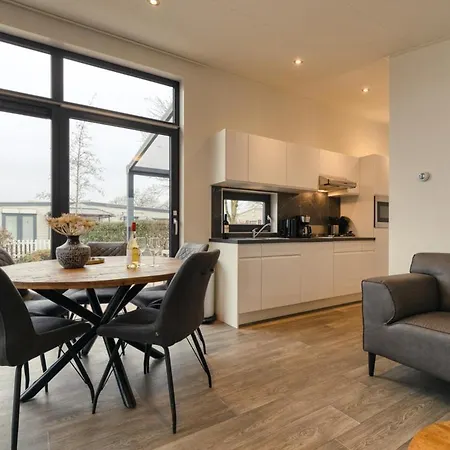 Recreatiepark Jachthaven De Veerstal - Luxe Chalet *