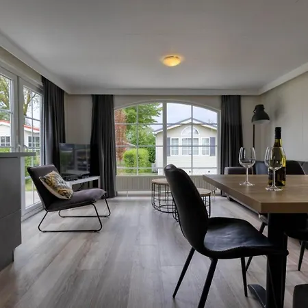 Recreatiepark Jachthaven De Veerstal - Luxe * Lathum