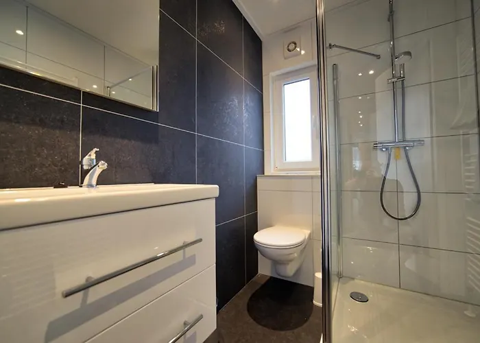 Recreatiepark Jachthaven De Veerstal - Luxe Chalet Lathum