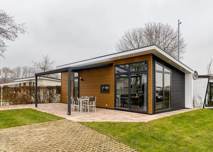 Recreatiepark Jachthaven De Veerstal - Luxe * Lathum